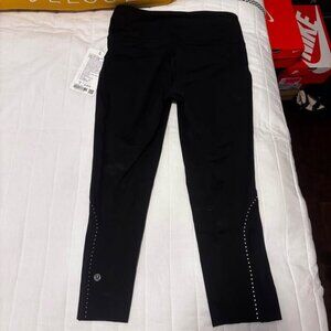 4 pairs lulu lemon yoga pants sizes 6-10